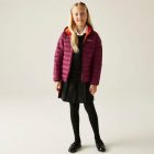 Regatta JnrHoodedMarizion Gyerek könnyû steppelt kabát bordó