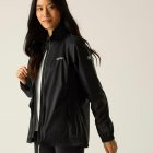 Regatta Corinne IV Női Isolite 10000 vízálló és légáteresztő könnyû esőkabát fekete