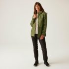 Regatta Wmn Pk It Jkt III Női Isolite 5000 vízálló és légáteresztő könnyû esőkabát zöld