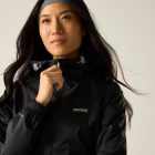 Regatta Wmn Pk It Jkt III Női Isolite 5000 vízálló és légáteresztő könnyû esőkabát fekete