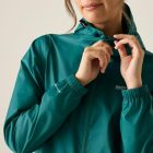 Regatta Wmn Pk It Jkt III Női Isolite 5000 vízálló és légáteresztő könnyû esőkabát zöld